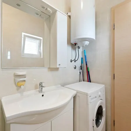 Apartman Simplistic In Near Sea *