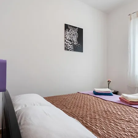 Apartman Simplistic In Near Sea *