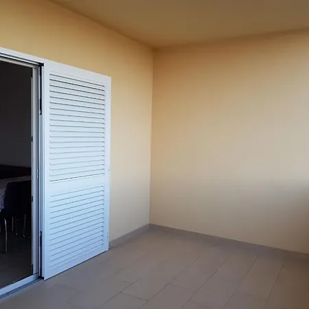Simplistic In Near Sea Nevidane