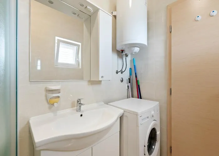 Apartament Simplistic In Near Sea *