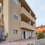 Simplistic In Near Sea Apartment