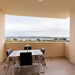 Apartment Simplistic In Near Sea *