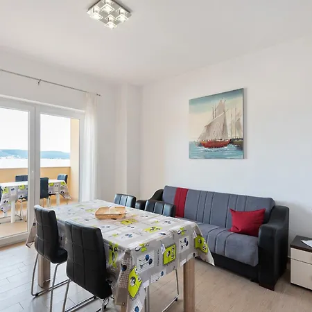 Apartment Simplistic In Near Sea *