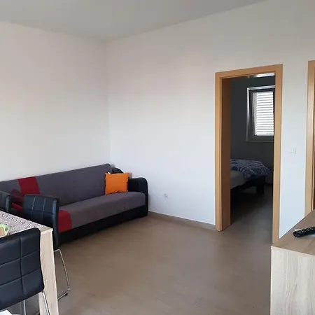 Apartment Simplistic In Near Sea