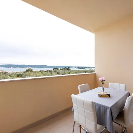 Simplistic In Near Sea Apartment
