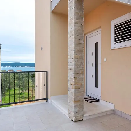 Apartment Simplistic In Near Sea *