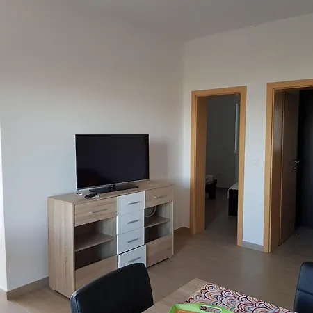 Simplistic In Near Sea Apartment *