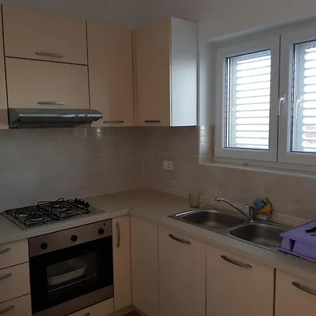 Simplistic In Near Sea Nevidane