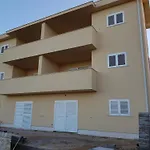 Simplistic In Near Sea * Neviđane