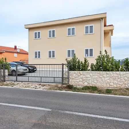 Simplistic In Near Sea Apartmán *