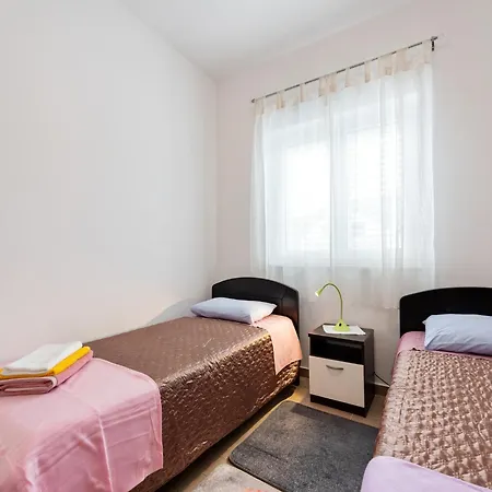 Apartmán Simplistic In Near Sea Neviđane