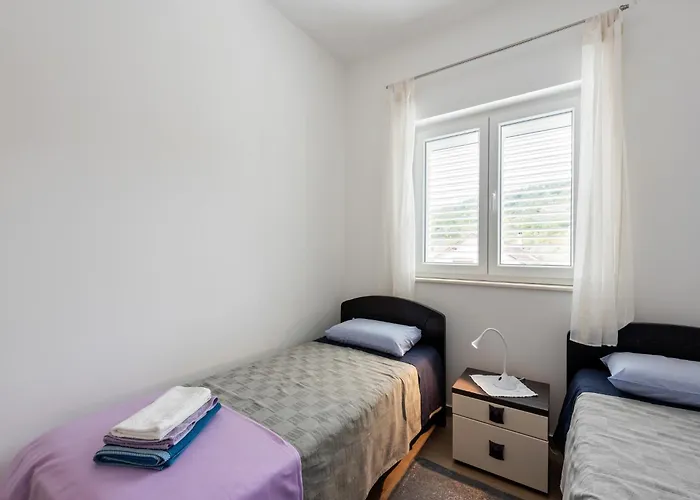 Simplistic In Near Sea Апартаменты Nevidane