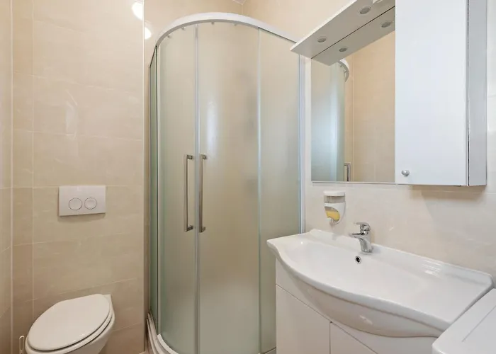 Simplistic In Near Sea Nevidane