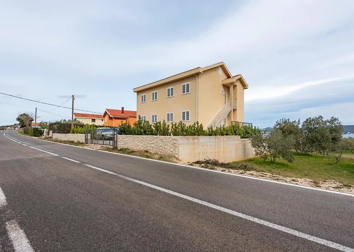 Simplistic In Near Sea Апартаменты Nevidane