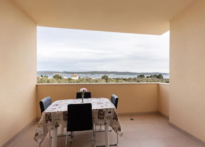 Апартаменты Simplistic In Near Sea *