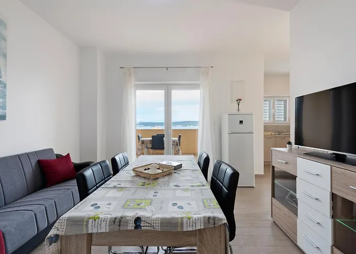Simplistic In Near Sea
