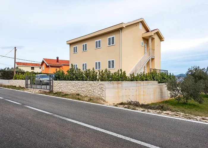 Апартаменты Simplistic In Near Sea *
