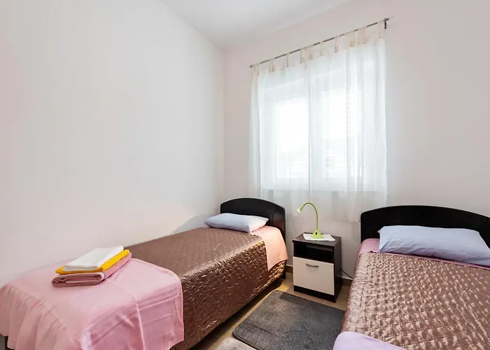 Апартаменты Simplistic In Near Sea Nevidane