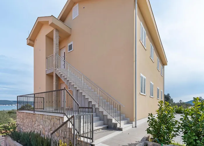 Апартаменты Simplistic In Near Sea Nevidane